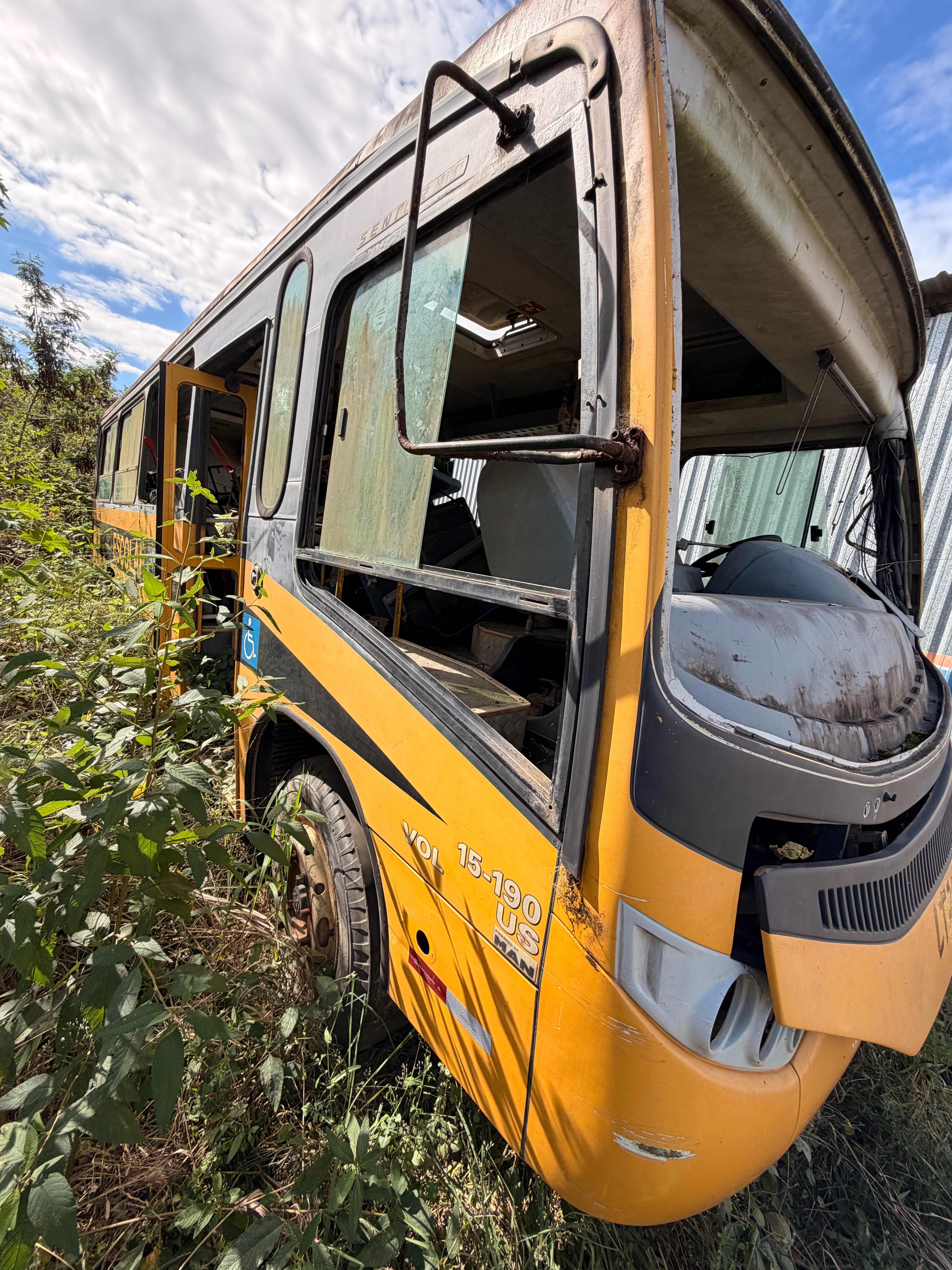 Foto de ÔNIBUS VOLKSWAGEN 15.190 EOD E.HD ORE -*Estado sucateado*