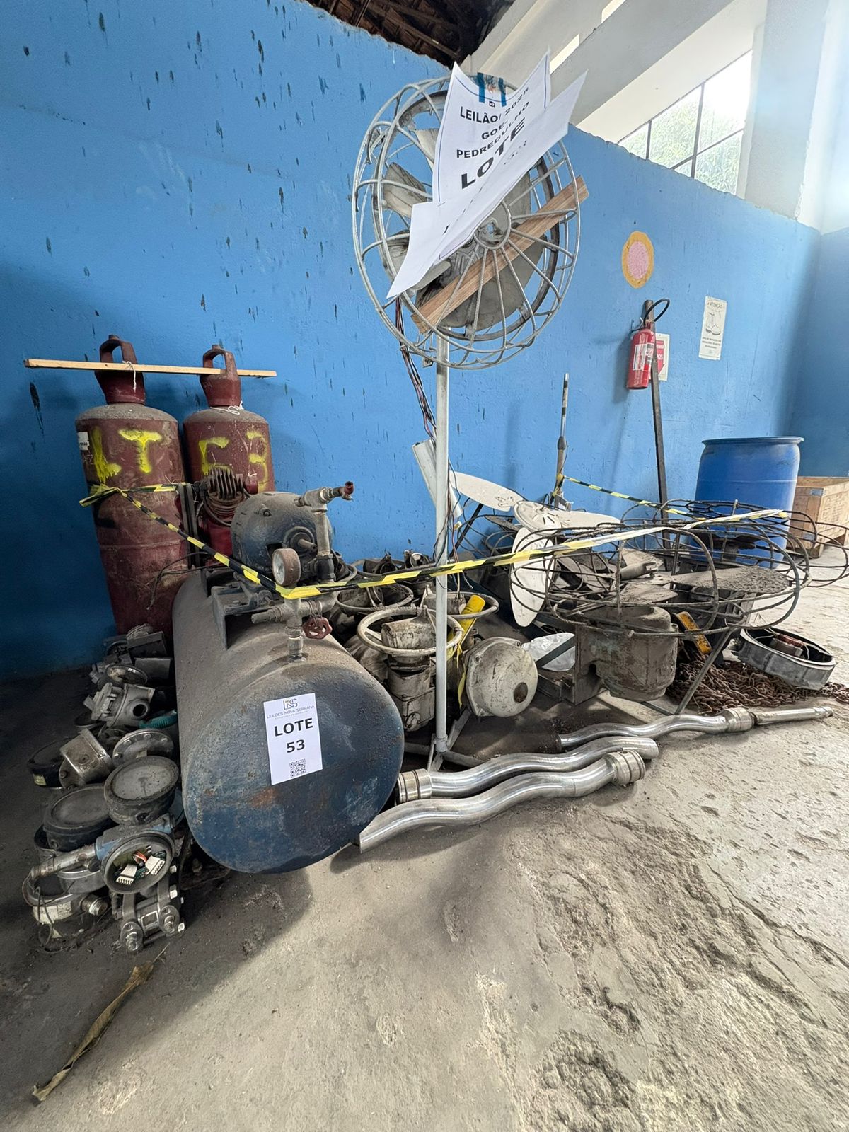 Foto de SUCATA MISTA FERROSA TALHA, CILINDROS, VENTILADORES, ATUADORES, ROTORES DE BOMBAS, MANÕMETROS E COMPRESSOR)