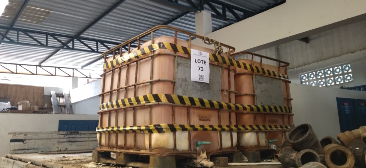 Foto de SUCATA DE CONTAINER COM CAPACIDADE DE 1000L COM GRADES DE FERRO