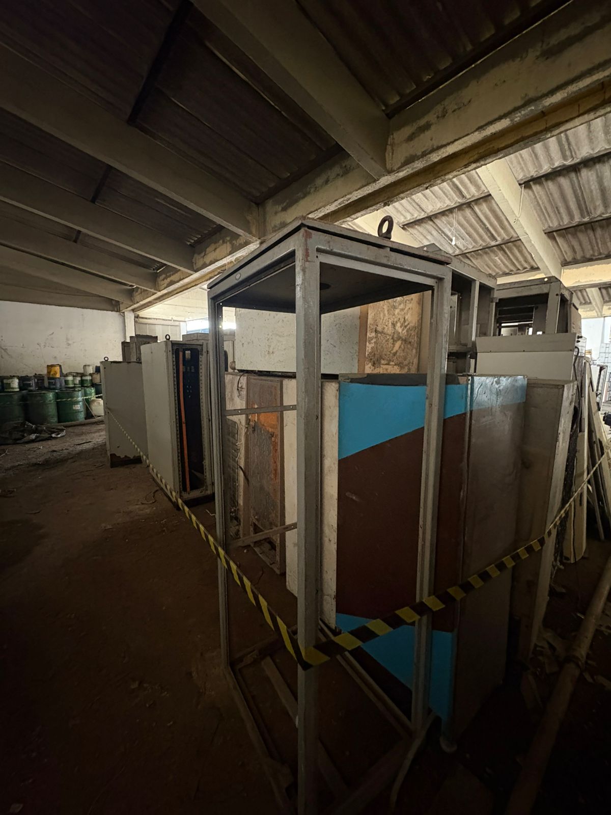 Foto de SUCATA FERROSA, MOBILIÁRIOS DE FERRO E DE REFRIGERAÇÃO